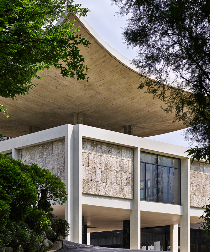 히든 에스파스: 프랑스대사관, 르 코르뷔지에와 김중업의 대화