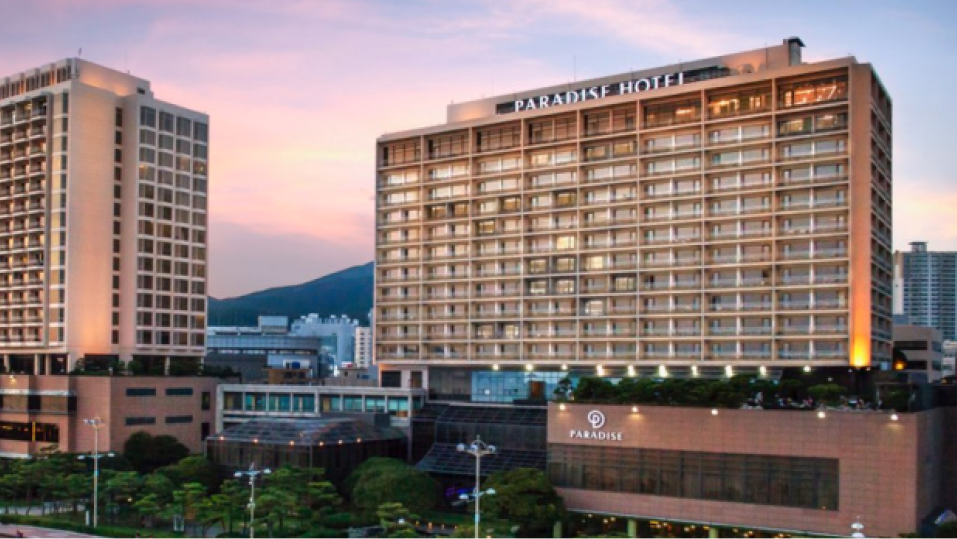 파라다이스호텔: 데판야끼 코스와 사케 페어링