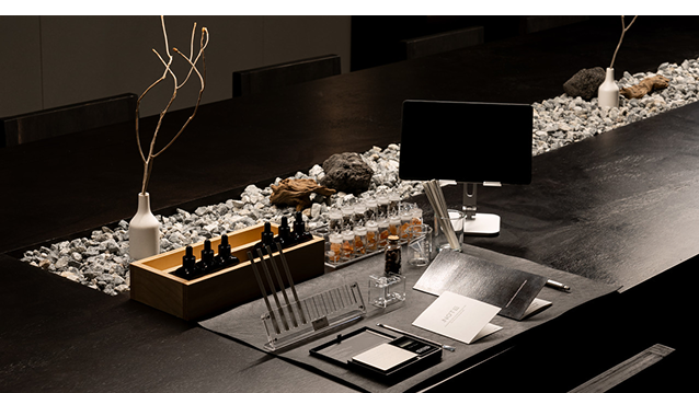 60가지 향료로 설계하는 프래그런스 레이어링 향수 & 디퓨저