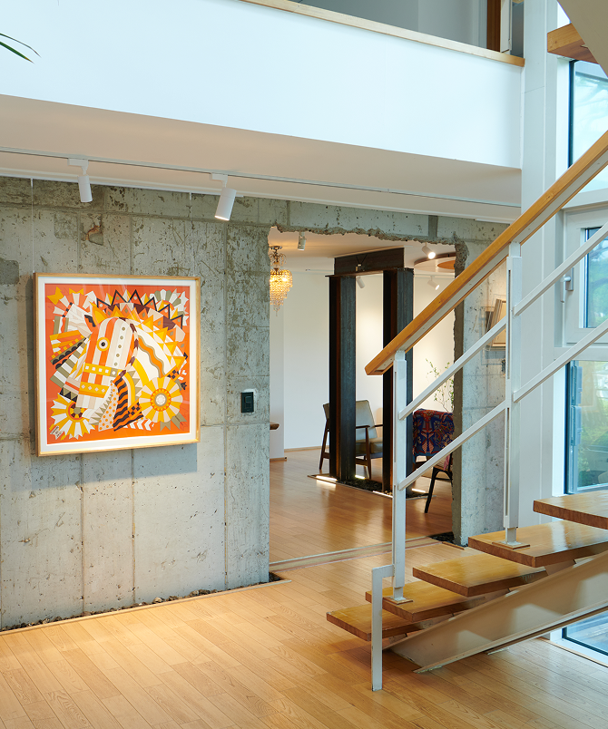 스카프 아티스트리: 공간을 완성하는 명품 오브제